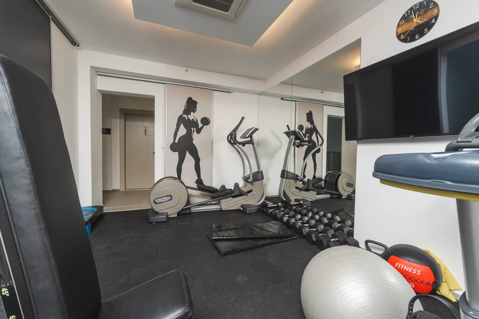 Fitnes Zona i Dodatne Aktivnosti
